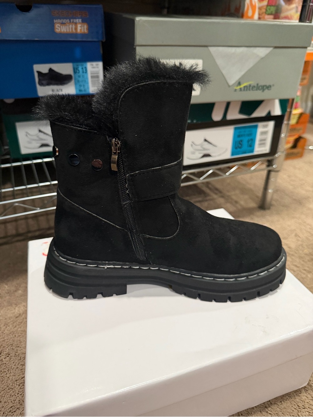 Beast Fashion Women’s Black Buckle Accent Faux Fur Lined Boots Size 7 M US